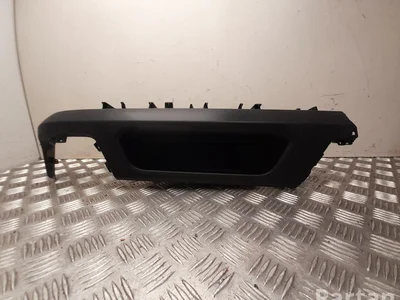 Nissan 683103911R Primastar III (X82) 2024 Bac de rangement - Image 1