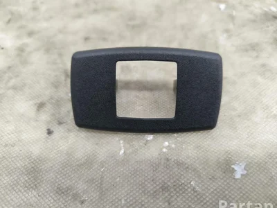 Mercedes-Benz C-CLASS (W205) 2015 Autres pièces intérieures - Image 1