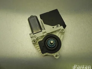 Volkswagen 3C0 959 792 C, 3C8 959 702 / 3C0959792C, 3C8959702 PASSAT CC (357) 2011 Moteur de lève-vitre Left Front