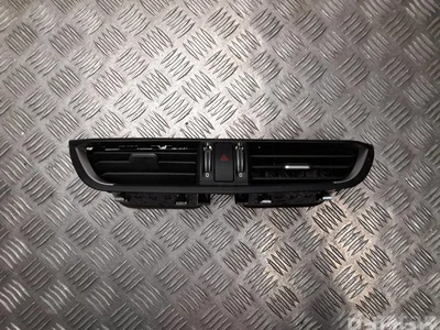 Alfa Romeo 156110178 GIULIA (952_) 2017 Évent Central - Image 1