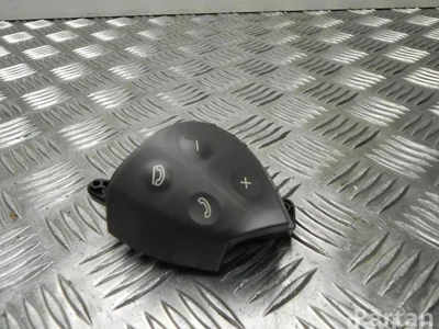 Mercedes-Benz A 211820 61 10 / A2118206110 E-CLASS (W211) 2005 Bouton multifonction pour volant - Image 1