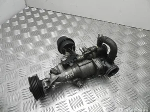 Mercedes-Benz A 270 200 00 07 / A2702000007 CLA Coupe (C117) 2015 Pompe à eau