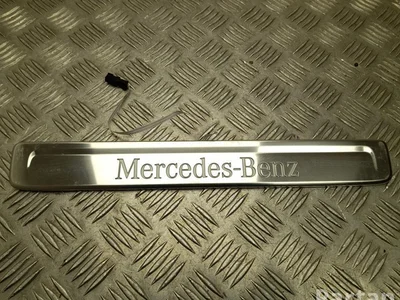 Mercedes-Benz A 206 680 18 01 / A2066801801 GLC X254 2024 Bordure de seuil de porte - Image 1