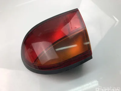 Mazda 3972 323 C V (BA) 1998 Feu arrière - Image 1