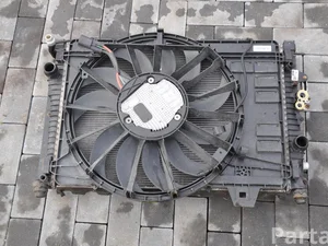 Land Rover GJ328C607BB ; GJ328005BB ; GJ3219E839AC ; GJ328K230AA / GJ328C607BB, GJ328005BB, GJ3219E839AC, GJ328K230AA RANGE ROVER EVOQUE (L538) 2016 Radiateur complect Ventilateur de radiateur