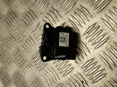 Tesla 1500640-00-A / 150064000A Model Y 2022 Moteur de réglage pour volet de régulation - Image 1