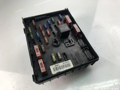 Volkswagen 1K0937125A GOLF PLUS (5M1, 521) 2008 Fuse Box - Image 1