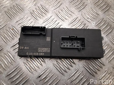 Audi 4M0959107D A4 (8W2, B9) 2019 Unité de commande pour l'ouverture du coffre à bagages - Image 1