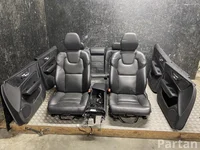 Volvo V60 II Cross Country (227) 2019 Sitze komplett Türverkleidung Armlehne 