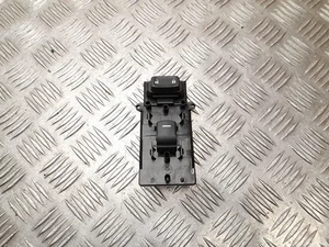 Honda 83545-TGG-F110 / 83545TGGF110 CIVIC X Hatchback (FC_, FK) 2019 Bouton de lève-vitre Right Front