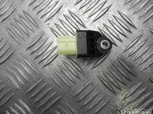 Lexus 89831-48040 / 8983148040 RX (_L1_) 2013 Capteur d'impact (systèmes d'airbag)