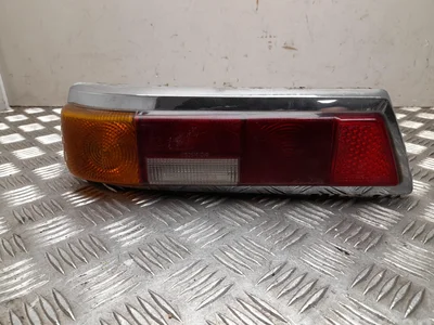 Mercedes-Benz 110 820 01 28 / 1108200128 W110 200D 1965 Feu arrière - Image 1