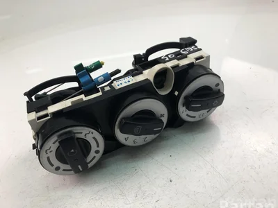 Mitsubishi 60668304 COLT VI (Z3_A, Z2_A) 2010 Contrôle automatique de la climatisation - Image 1