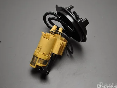 Mercedes-Benz A2054701694 C-CLASS (W205) 2015 Pompe d'alimentation - Image 1