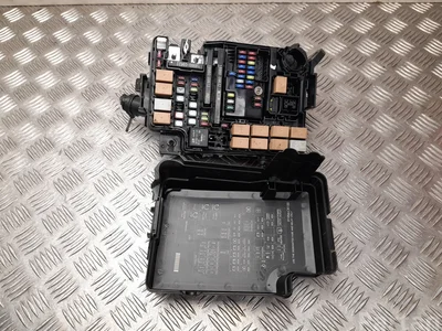 Kia 91201-CR050, 91956-CR100 / 91201CR050, 91956CR100 CEE'D sportwagon (CD) 2024 Boîte à fusibles - Image 1