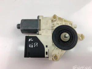 Renault 827310185R MEGANE III Hatchback (BZ0_) 2012 Motor para subida de ventanas