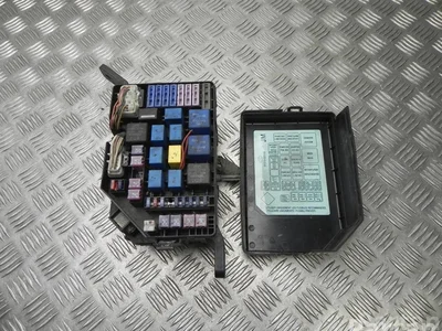 Hyundai 91208-2E140 / 912082E140 TUCSON (JM) 2007 Boîte à fusibles - Image 1