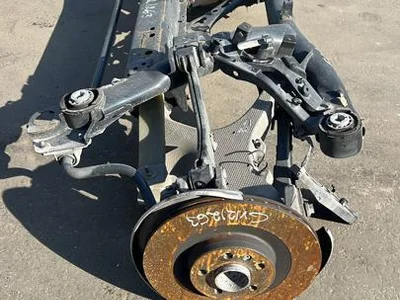 Volvo 32292934 V90 II 2020 poutre d'essieu arrière - Image 1