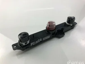 Fiat 735451108 500 (312_) 2009 Éclairage d'urgence / interrupteur de danger