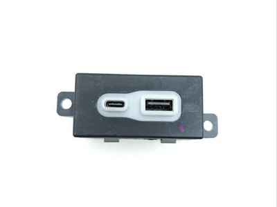 Jeep TM67BSB57 GRAND CHEROKEE V (WL) 2022 Dispositivo de inserción USB - Imagen 1