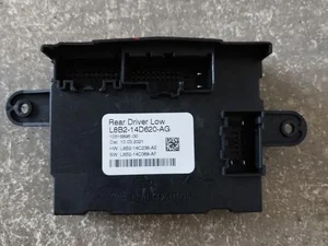 Land Rover L8B2-14D620-AG / L8B214D620AG RANGE ROVER VELAR (L560) 2021 БУ двери сзади слева