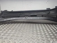 Ford USA LJ8B-R02216-BFW / LJ8BR02216BFW Mustang Mach-E 2022 Moldura Plastico Derecho Limpia