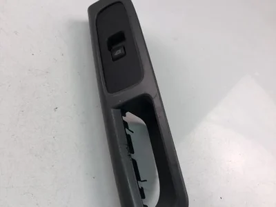 Volvo 8679474 V50 (MW) 2010 Bouton de lève-vitre - Image 1