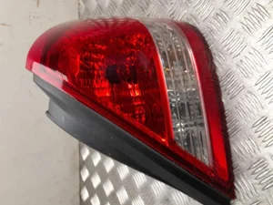 Nissan 225040-02 / 22504002 TIIDA Saloon (SC11) 2007 Feu arrière