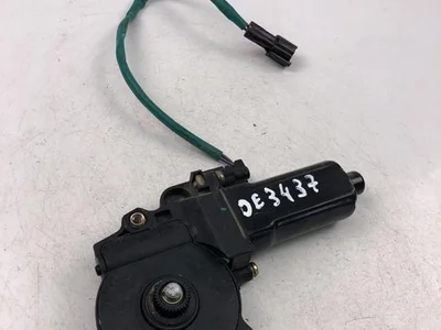 Hyundai 82460-27000 / 8246027000 COUPE (RD) 2002 Moteur de lève-vitre - Image 1