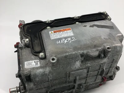 Toyota G9200-28030 / G920028030 PRIUS PLUS (_W4_) 2013 Onduleur avec convertisseur - Image 1