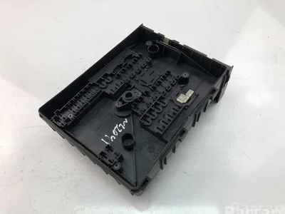 Volkswagen 1K0937125A CADDY III Box (2KA, 2KH, 2CA, 2CH) 2013 Fuse Box - Image 1