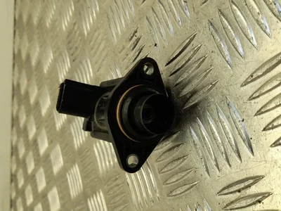 Volkswagen 03C145710E PASSAT Variant (365) 2012 Valve magnétique - Image 1