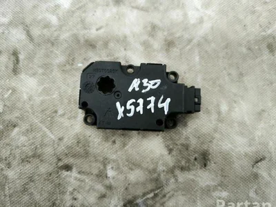 Mercedes-Benz T1002128BC C-CLASS (W205) 2015 Moteur de réglage pour volet de régulation - Image 1