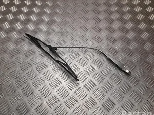 Mercedes-Benz 112 W110 200D 1965 Bras d'essuie-glace