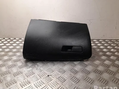 Ssangyong 77720-35100 / 7772035100 Tivoli Grand 2022 Boîte à gants - Image 1