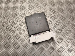 Lexus 82730-52Q10, 89221-52B50 / 8273052Q10, 8922152B50 LBX 2025 Sicherungkasten