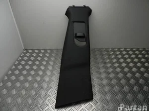 Mercedes-Benz A 117 690 06 25 / A1176900625 CLA Coupe (C117) 2014 Tapisserie voiture right side