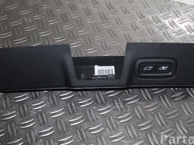 Volvo 31426780 V90 II 2018 Boot lid/tailgate button - Image 1