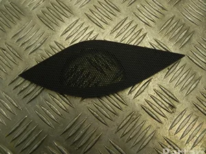 Audi 8W1 857 227 / 8W1857227 A4 Avant (8W5, B9) 2016 Grille de haut-parleur