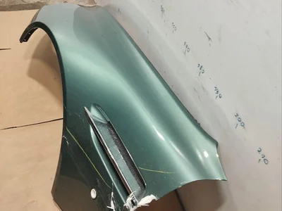 Aston Martin 6G33-16006 / 6G3316006 Vantage Coupe 2009 Aile - Image 1