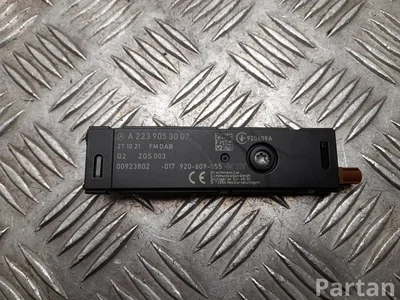 Mercedes-Benz A 223 905 30 02 / A2239053002 C-Class (W206) 2022 Antenos stiprintuvas - Paveiksliukas 1