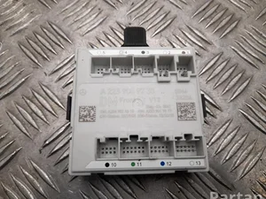 Mercedes-Benz A 223 900 97 38 / A2239009738 GLC X254 2024 Unité de commande pour porte Right Front