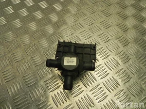 Tesla 6007370-00-B / 600737000B MODEL S 2014 Bride de liquide de refroidissement
