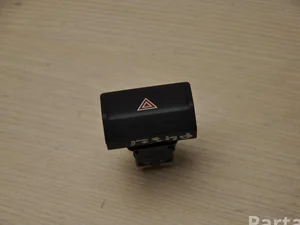 Peugeot 9813404677 508 II 2019 Éclairage d'urgence / interrupteur de danger