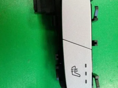 Mercedes-Benz A 213 905 75 02 / A2139057502 C-CLASS (W205) 2015 Bloc d'interrupteur de siège - Image 1