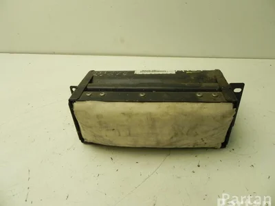 Volkswagen 3B0 880 204 / 3B0880204 PASSAT (3B2) 1997 Airbag de passager - Image 1