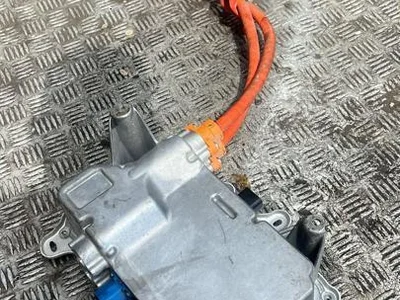 Tesla 1049678-00-H / 104967800H MODEL X 2019 Onduleur avec convertisseur - Image 1