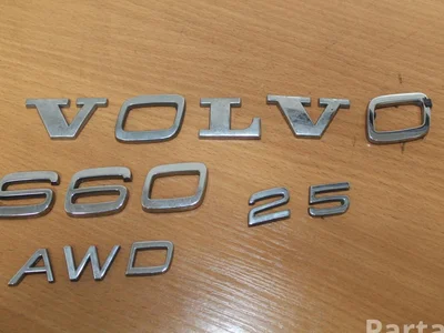 Volvo S60 II 2012 Insigne/emblème - Image 1
