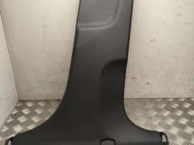 Hyundai 85846HF000 Kona II 2024 Poszycie słupka B na dole prawa strona - Zdjęcie 1