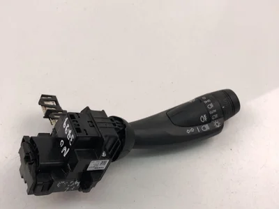 Volvo 31481371 XC40 2019 Svirtis/jungiklis langų plovimas/valymas - Nuotrauka 1